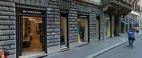 burberry chiude a via condotti roma|Burberry chiude in via dei Condotti: 34 licenziamenti.